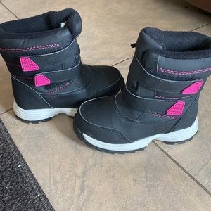 Snow boots… **FREE SHIPPING**